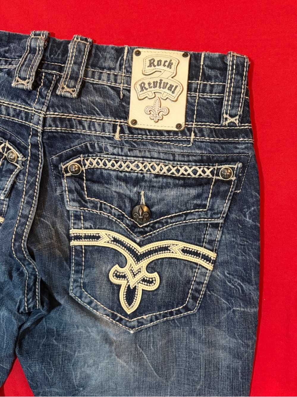 Rock Revival Benjamin Men’s Jeans 31 Distressed Fleur De Lis Straight Bootcut - Picture 3 of 6